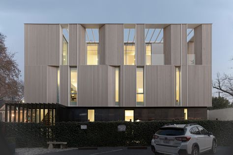 Gallery of Flex House / Johnsen Schmaling Architects - 10 Building Skin, Clapboard Siding, Wood Facade, Living Hall, Steel Beams, Row House, Exterior Paint Colors, Facade Architecture, Facade Design