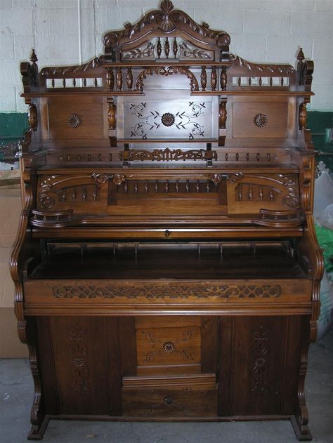 Pump Organ Repurpose, Repurposed Pianos, Hutch Desk, Pump Organ, Piano Desk, Upcycled Items, Piano Ideas, Piano Parts, Furniture Redos