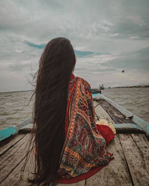 Bangladeshi Click 🇧🇩📷 on Instagram: “Click: @_nusrat_imrose_ . . Daily feature! . . . follow us👍 . . use #bangladeshiclick to get chance in our story😇 . . . . . DM/mail us your…” Best Portrait Photography, Amazing Dp, Girl Mirror, Beautiful Profile Pictures, Celebrity Casual Outfits, Desi Fashion Casual, Photos For Profile Picture, Amazing Nature Photography