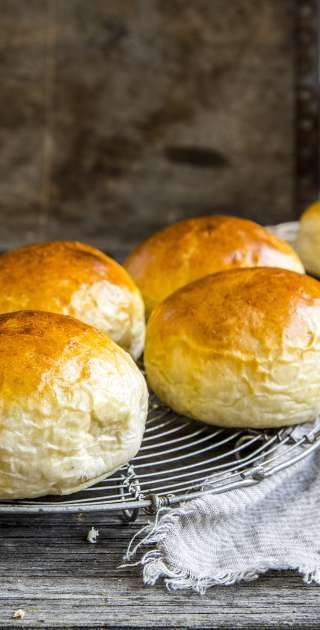 Norwegian Boller Recipe, Swedish Buns Recipe, Norwegian Bread Recipes, Norwegian Bread, Sweet Buns Recipe, Bakery Treats, Baking Buns, Recipes Italian, Norwegian Food