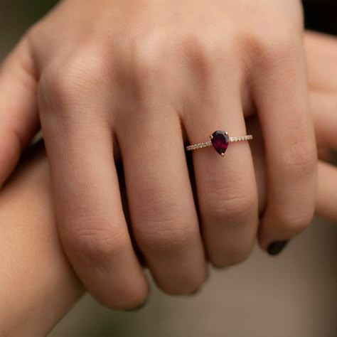 Ruby Ring Simple, Ruby Ring Designs, Dainty Ruby Ring, Garnet Ring Gold, Diamond Ring Unique, Dainty Diamond Ring, Garnet Engagement Ring, Colored Stone Rings, Gold Rings Simple