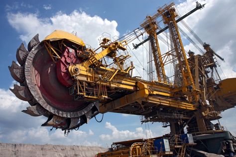 Huge coal mining coal machine under cloudy sky - mine, coal, australia, truck, conveyor, huge, wheel, big, fossil, - Colleen - 1000 Desain Editorial, Mining Equipment, Truck Cranes, Heavy Machinery, Coal Mining, Construction Equipment, Construction Site, Oil And Gas, Heavy Equipment