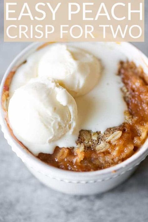 Easy Peach Crisp for Two! This vegan peach crisp is perfect for summer nights when you want an easy dessert without a lot of effort. Serves two! Vegan Peach Crisp, Peach Desserts Easy, Easy Peach Crisp, Peach Crisp Recipe, Vegan Peach, Peach Dessert Recipes, Peach Crumble, Peach Crisp, Peach Desserts