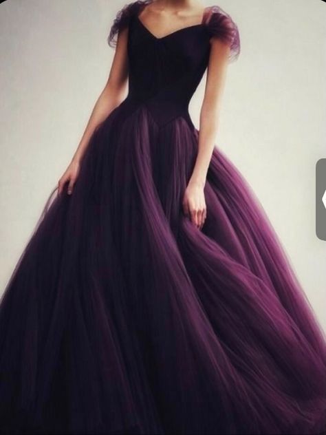 Violet Gown For Wedding, Violet Dress Outfit, Violet Gown, Dark Purple Dress, Prom Dress Elegant, Prom Dresses Elegant, Prom Dress Long, Yule Ball, Prom Dress Ideas