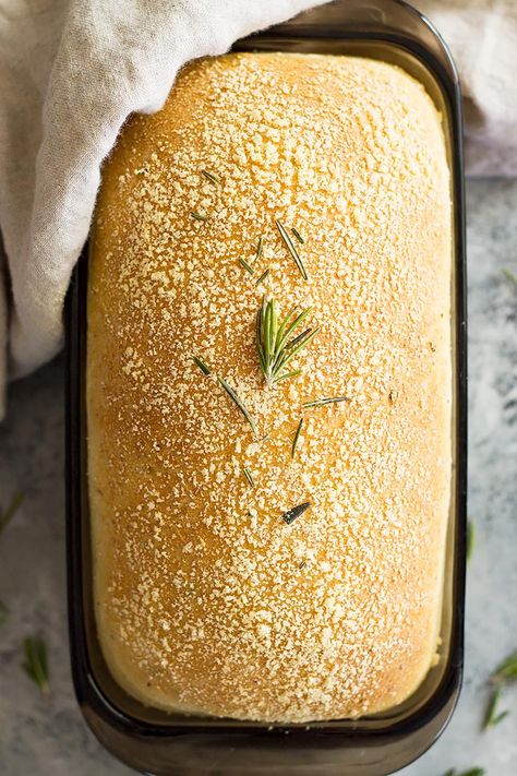 Rosemary Parmesan Bread - A simple yeast bread studded with fresh rosemary and topped with plenty of Parmesan! And it goes great with almost any meal!! Rosemary Loaf Bread, Parmesan Bread Recipes, Herb Breads, Homemade Rosemary Bread, Simple Yeast Bread, Rosemary Parmesan Bread, Rosemary Rolls, Squeaky Mixer, Equinox Celebration