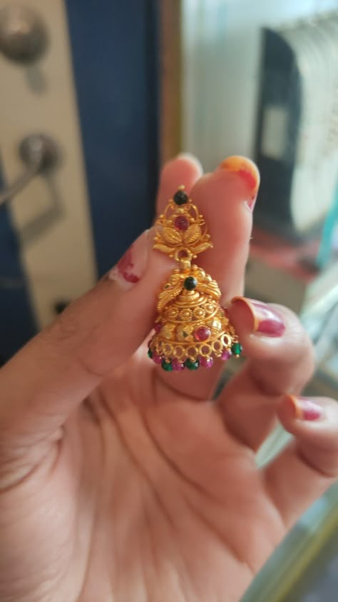 Buta Earrings Gold, Kammalu Buttalu Gold Latest, Butta Kammalu Gold Designs Latest, Butta Earrings Gold Latest, Kammalu Buttalu Gold, Butta Earrings, Gold Buttalu, Latest Earrings Design, Small Earrings Gold