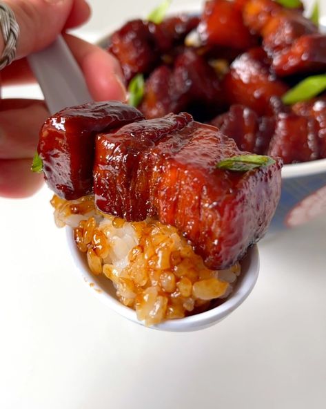 Hong Shao Rou Recipe, Japanese Cakes Aesthetic, Diy Food Dessert, Doobydobap Recipes, Asian Recipes For Diabetics, Doobydobap Videos, Movie Inspired Food Recipes, Korean Food Recipes Desserts, Asain Food Recipe