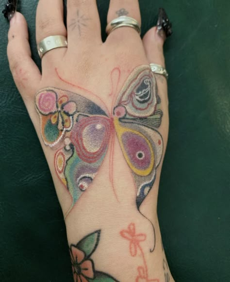 Pointalism Tattoo Ideas, Hand Tattoos Colorful, French Style Tattoo, Colorful Hand Tattoos, Interactive Tattoo, Color Ink Tattoos, Color Sleeve Tattoo Women, Maximalist Tattoo, Junebug Tattoo