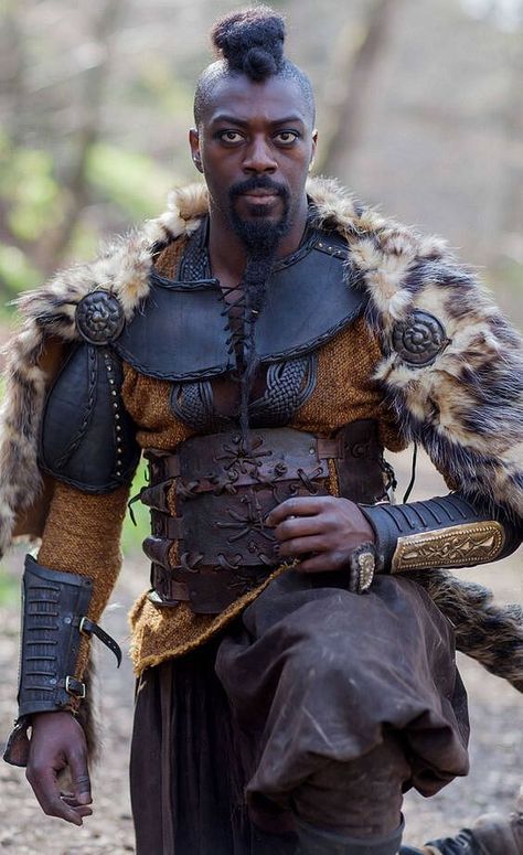 Armor Clothing, Medieval Armor, Medieval Clothing, Fantasy Costumes, Atticus, Fantasy Armor, Afro Art, Fantasy Inspiration, Medieval Fantasy