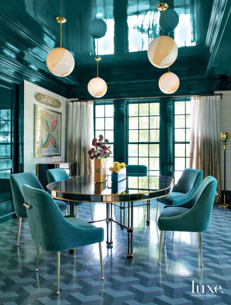 A Jewel-Box Dining Room Is Just One Of The Insta-Perfect Spaces In A Bold Palm Beach Home | Luxe Interiors + Design Anthropologie Chair, Lacquered Walls, English Room, Luxe Interiors, Interiors Design, Blue Rooms, Dining Room Design, Dining Room Decor, Scandinavian Design