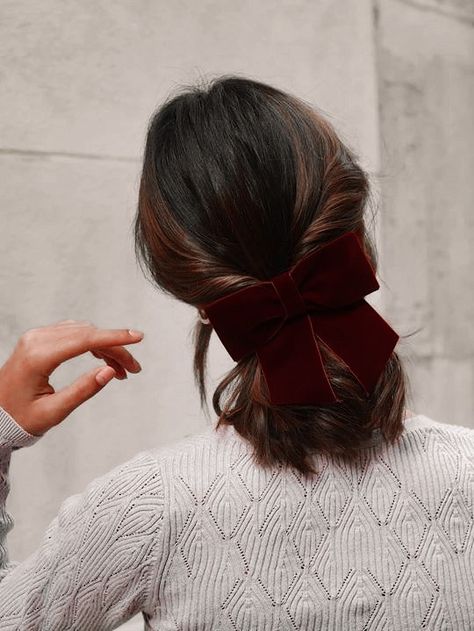 Volleyball Hair Bows, Peinados Fáciles Para Cabello Corto, Penteado Cabelo Curto, Hair Envy, Dream Hair, Aesthetic Hair, Length Hair, Hair Dos, Scarf Hairstyles