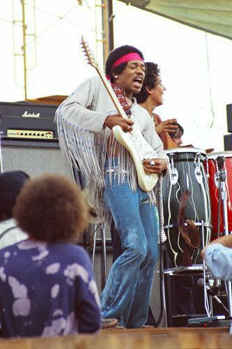 Jimi Hendrix Woodstock, Jimi Hendrix Art, Jimi Hendrix Poster, Voodoo Child, Woodstock Music, Woodstock 1969, Playing The Guitar, Boho Chique, Jimi Hendrix Experience