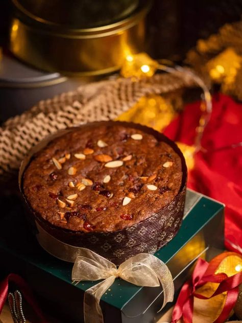 10 tips to make instant Plum Cake at home Plum Cake Photography, Christmas Plum Cake, Plum Cakes, Cake Photoshoot, Cake At Home, Christmas Cake Recipes, Fresh Spices, Cake Photo, Plum Cake