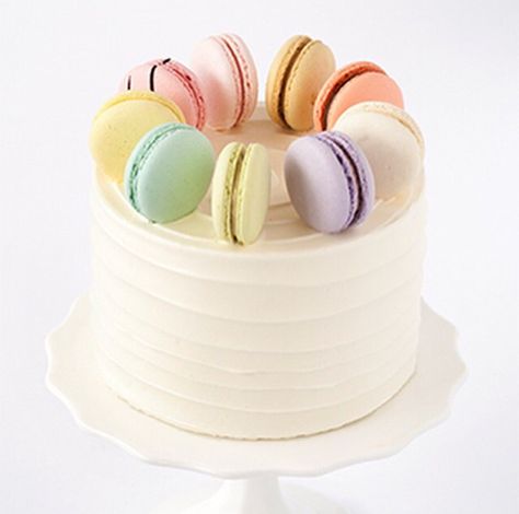 Dream cake Belle Birthday Cake, Mac Cake, Macaroon Cake, Belle Birthday, Macaron Cake, Macaroon Recipes, Pastel Palette, Cute Birthday Cakes, Pastry Shop