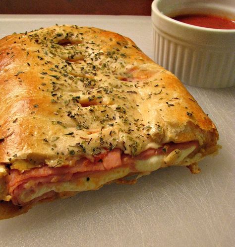 Ham and Cheese Crescent Roll Stromboli recipe. Easy Stromboli made with crescent roll dough #SundaySupper Crescent Roll Stromboli, Ham And Cheese Crescent, Cheese Stromboli, Homemade Stromboli, Stromboli Recipe, Crazy Kitchen, Cheese Crescent Rolls, Crescent Roll Recipes, Crescent Roll Dough