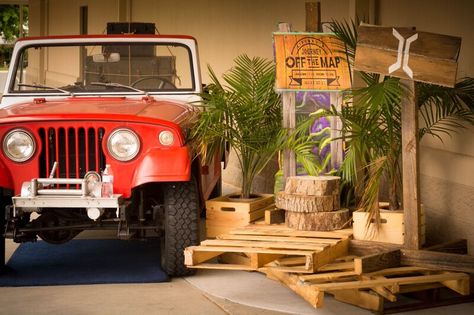 VBS Decorations - Worship Rally Entrance --Lifeway Journey off the Map (Photo Credit: Full of Grace Photography) Camp Out Vbs, Entrance Doors, School Decorations, Entrance, Design