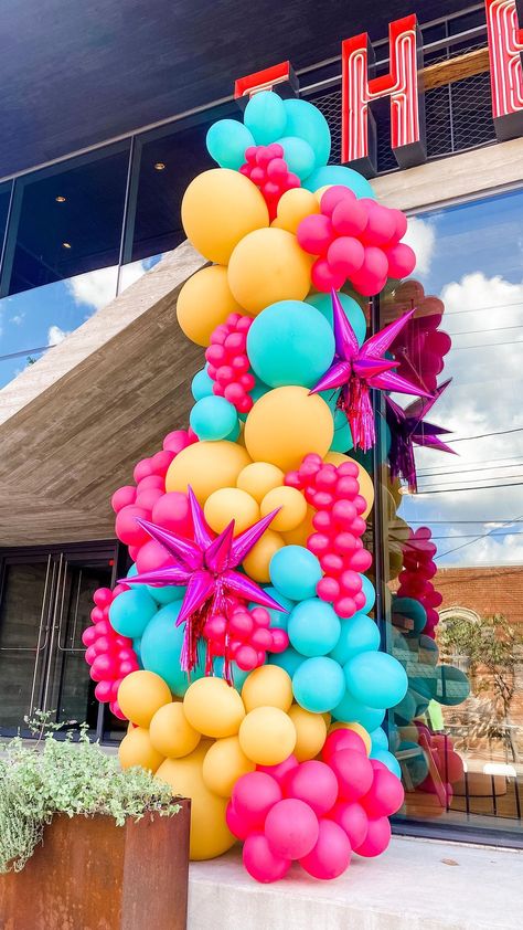 Social Butterfly | Audrey & Brooks | ✨Theatre Squared Season Kick-Off✨ #balloons #balloongarland #balloonart #balloonartist #balloondecor #bigballoons #qualitex... | Instagram Big Balloons, Social Butterfly, Balloon Art, Balloon Garland, Balloon Decorations, Balloons, Instagram