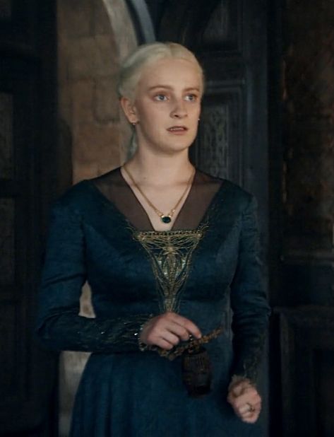 episode 3 Heleana Targaryen Dresses, Helaena Targaryen Dress, Helaena Targaryen Season 2, Targaryen Beauty, Lyanna Mormont, House Sigil, Helaena Targaryen, The Winds Of Winter, A Clash Of Kings