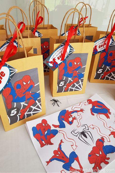 Spidey Birthday Party Favors, Spiderman Loot Bag Ideas, Spiderman Gift Bags, Spiderman Party Favors Diy, Spiderman Birthday Favors, Spiderman Party Bags, Spiderman Goody Bag Ideas, Spiderman Candy Bags, Marvel Birthday Party Favors