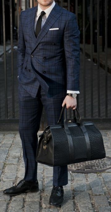 Bags Style Gentleman, A Man In A Suit, Man In A Suit, Suit Ideas, Check Suit, Sharp Dressed Man, Mens Wear, Suit Style, Mode Inspo