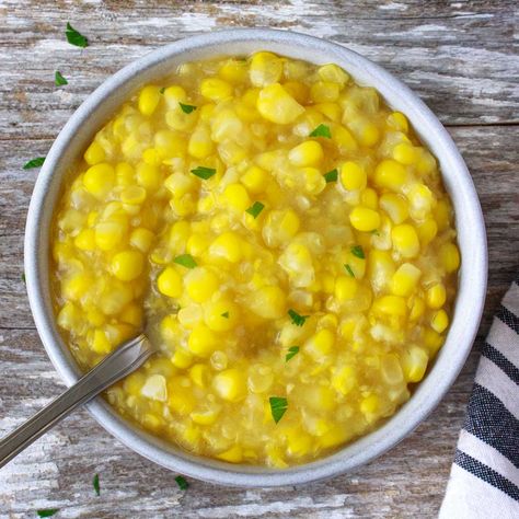 Easy Cream Corn Recipe, Easy Cream Corn, Make Creamed Corn, Cream Corn Recipe, Homemade Creamed Corn, Freezing Fresh Corn, Carrot Cake Recipe Homemade, Fresh Corn On The Cob, Homemade Cream Corn