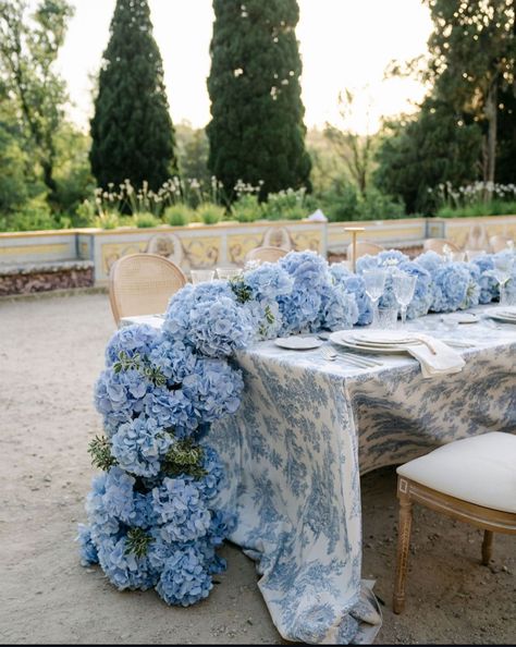 Hydrangea Seating Chart, Blue And White Hydrangea Centerpiece, Hydrangea Tablescape, Wedding Topiary, Beaufort Wedding, Blue Hydrangea Centerpieces, Hydrangea Christmas, White Hydrangea Centerpieces, White Hydrangea Wedding