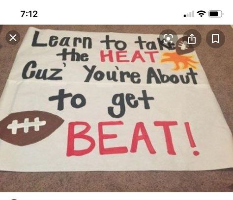 Football School Posters, Wrestling Posters High School Diy, School Sports Posters, Football Game Signs, School Spirit Ideas Pep Rally, High School Football Posters, Fccla Ideas, Run Through Signs, Cheerleading Signs