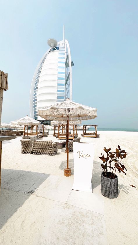 Visual Diary, Beach Club, Dubai