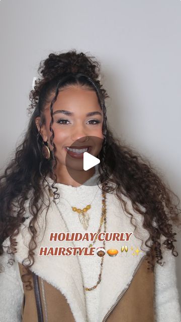 Ashlee West 🥥 on Instagram: "Holiday hairstyle 🤍❄️ 🤎" Curly Hairstyles Down, Pretty Curly Hairstyles, Hair Down Hairstyles, Ashlee West, Hair For School, Holiday Hairstyles, Hair Down, Curly Girl, Curly Hairstyles