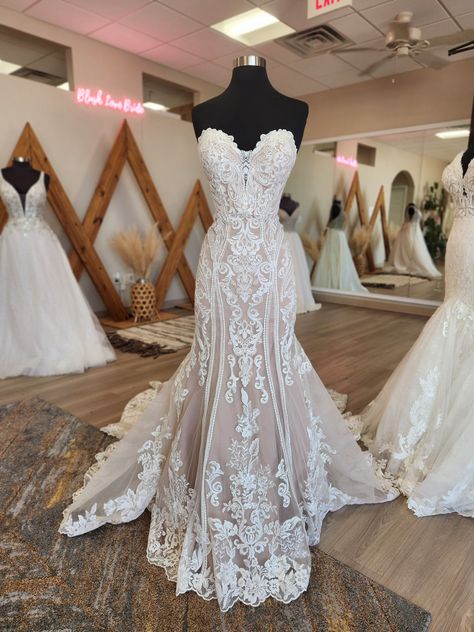 Champagne Lace Wedding Dress Boho, Wedding Dresses Lace Fit And Flare Romantic Bridal Gowns, Romantic Fit And Flare Wedding Dress, Corset Fit And Flare Wedding Dress, Boho Fit And Flare Wedding Dress, Fit And Flare Wedding Dress Lace, Fit And Flare Lace Wedding Dress, Lace Fit And Flare Wedding Dress, Boho Fall Wedding Dress