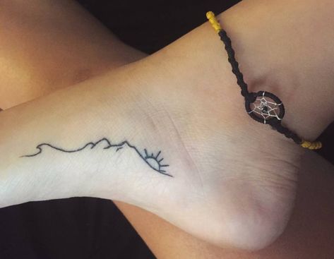 "Wave. Mountain. Sunrise/sunset. It represents all walks of life : through the push and pull, the peaks and valleys, and the rise and fall. Also, I love to travel!" - On Victoria. Sunrise Tattoo, A Small Tattoo, Cute Foot Tattoos, Sun Tattoo Designs, Mountain Sunrise, Sun Tattoos, Mountain Tattoo, Tattoo Feminina, Sun Tattoo