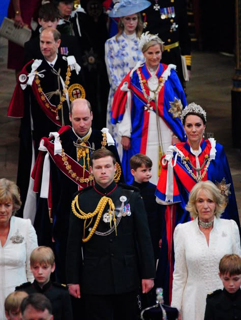 Coronation Sparkle from British Princesses and Duchesses in London Prince Charlotte, Louise Mountbatten, Catherine Princess Of Wales, Düşes Kate, Kate Middleton Wedding, Prins William, Royal Family England, King Charles Iii, British Royal Families