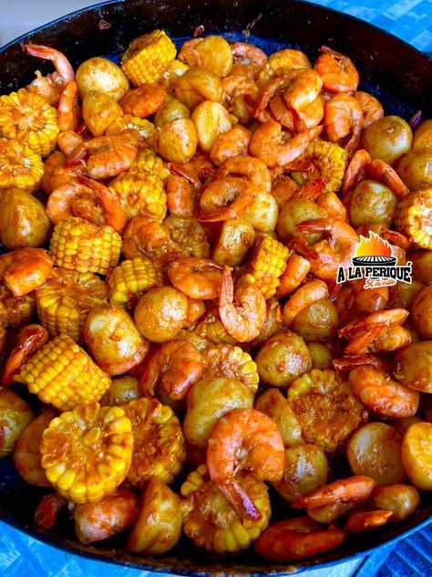 Camarones cajun a la perique a mi estilo 😋 | Camarones cajun a la periqué a mi estilo 😋 | By Cocinando A la Periqué Mexican Shrimp, Seafood Boil Recipes, Fish Dinner Recipes, Seafood Boil, Fish Dinner, Mexican Food Recipes Authentic, High Five, Shrimp Recipes, Popular Videos