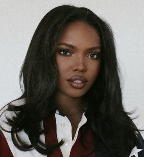 Ryan Destiny Makeup Looks, 90s Black Women Makeup, Ryan Destiny Hair, Ryan Destiny Hairstyles, Ryan Destiny Makeup, 90s Aesthetic Black Women, 90s Makeup Looks Black Women, 90s Black Women Aesthetic, Ryan Destiny Aesthetic