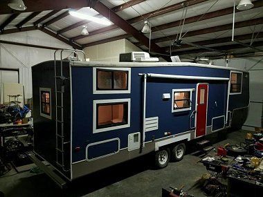 Diy Camper Trailer Designs, Rv Exterior, Diy Camper Trailer, Camper Awnings, Travel House, Tiny House Listings, Rv Renovations, Camper Makeover, Trailer Remodel