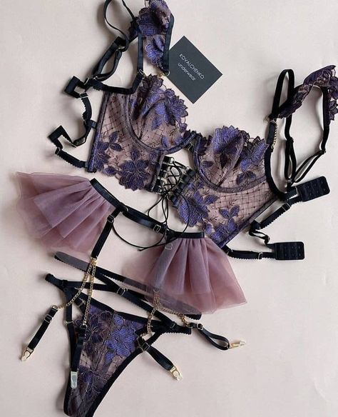 Langerai Outfits Aesthetic, Pretty Bras, Seductive Clothes, Cute Lingerie, Lingerie Outfits, Fashion Attire, Pretty Lingerie, Luxury Lingerie, Beautiful Lingerie