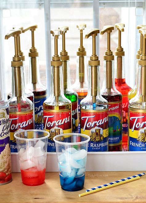 Serve Italian Sodas at your next party with an Italian Soda Bar! details at TidyMom.net Soda Station, Corn Chat, Italian Soda Bar, Italian Sodas, Party Beverages, Party Food Bars, Italian Cream Soda, Italian Themed Parties, Soda Bar