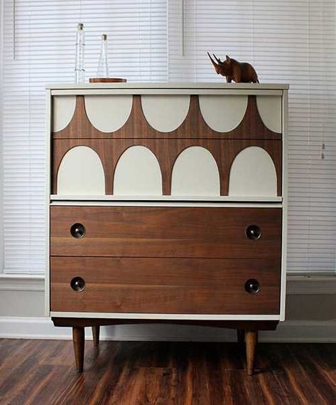 Dresser Ideas, Upcycle Furniture, Mid Century Dresser, Mcm Furniture, Furniture Flipping, Furniture Flip, Furniture Flips, Furniture Refinishing, Furniture Renovation