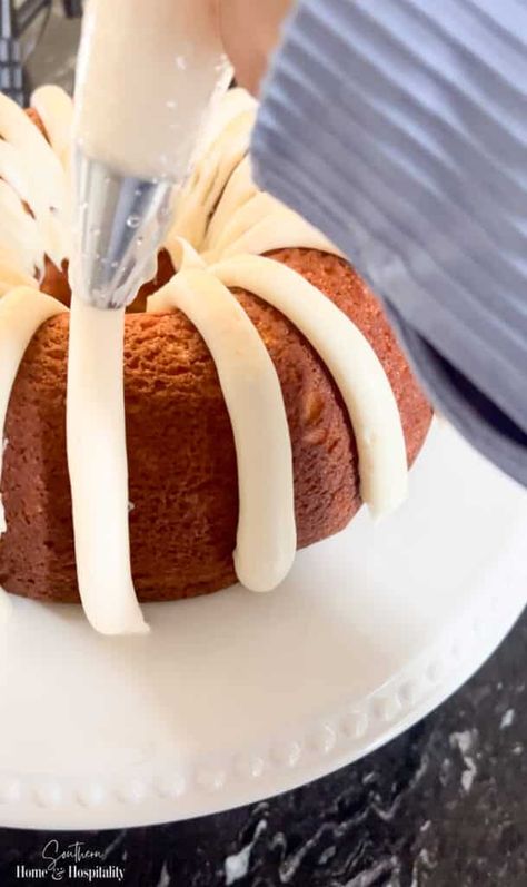 This easy copycat recipe for Nothing Bundt Cakes Lemon Cake is amazingly moist and tender like the real deal, but made for much less at home. The perfect balance of the sweet tanginess of cream cheese frosting and lemon loveliness! Mini Bundt Cakes Recipes, Cupcake Supplies, Nothing Bundt, Nothing Bundt Cakes, Lemon Bundt Cake, Lemon Cake Mixes, Mini Bundt Cakes, Bundt Cake Pan, Instant Pudding Mix