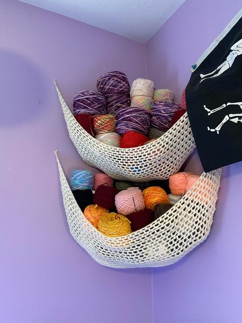 Made another yarn hammock for keeping my stash off the floor! - crochet Crochet Projects For Home Decor, Crochet Decor Bedroom, Crochet Project Storage, Crochet Organization Patterns, Crochet Yarn Organization, Crochet Diy Ideas Home Decor, Bedroom Crochet Ideas, Crochet Room Organization, Crochet Decorative Stitches