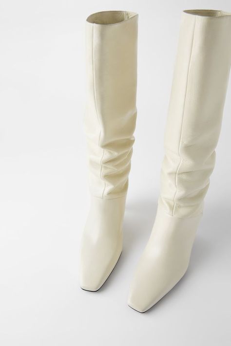 Zara Soft Leather Square Toe Heeled Boots Capsule Work Wardrobe, Zara 2020, White Leather Boots, Zara Collection, Leather Boots Heels, Leather Heeled Boots, Winter Ankle Boots, Square Toe Heels, Bag Shoes