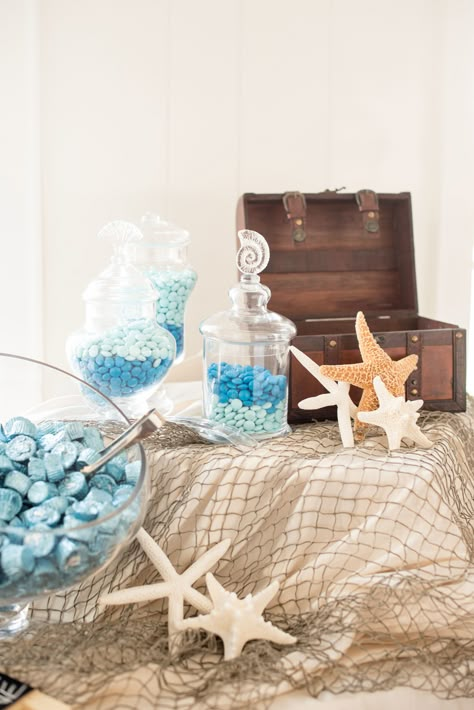 Nautical Table Centerpieces, Nautical Candy Bar, Nautical Wedding Centerpieces, Marketing Analyst, Caribbean Party, Diy Wedding Centerpieces, Ocean Birthday Party, Beach Candy, Beach Wedding Centerpieces