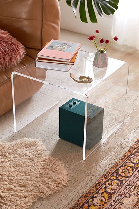 Interior Design Minimalist, Style Deco, Glass Coffee Table, Interior Inspo, Aesthetic Room Decor, New Room, House Inspiration, Home Decor Inspiration, Room Makeover