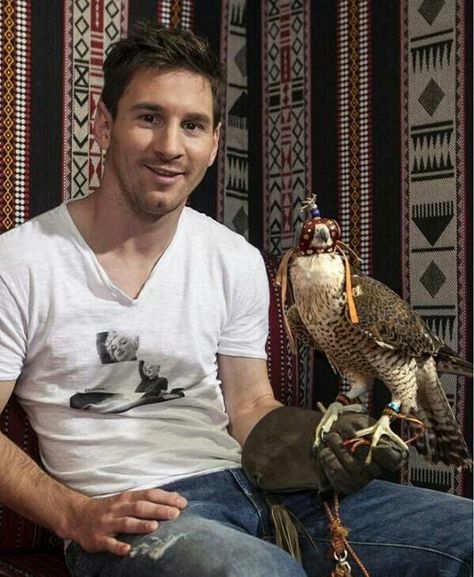 Amazing News: Photos Lionel Messi in Qatar Messi Antonella, Arab House, Lionel Messi Family, Cr7 Vs Messi, Lio Messi, Argentina Soccer, Argentina National Team, Magazine Photos, Lionel Messi Wallpapers