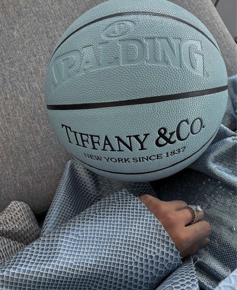 Basket Training, Rich Motivation, Mini Skate, Basketball Decorations, Trade Market, Basketball Baby, Ball Aesthetic, Basketball Is Life, Cool Skateboards