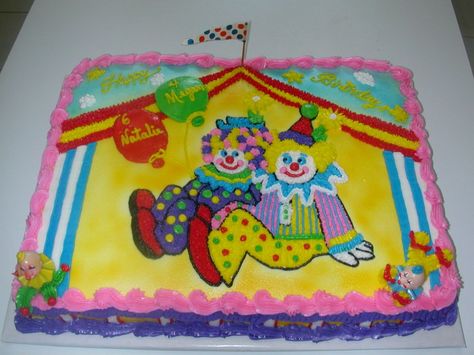 Circus Clowns Birthday Cake - I made this cake for two little girls having a clown at their birthday party. Vintage Clown Birthday Party, Clown Birthday Party Ideas Decoration, Clown Birthday Party, Happy Birthday Clown, Clown Birthday, Cake For Two, Clown Stuff, Clown Cake, Clown Images