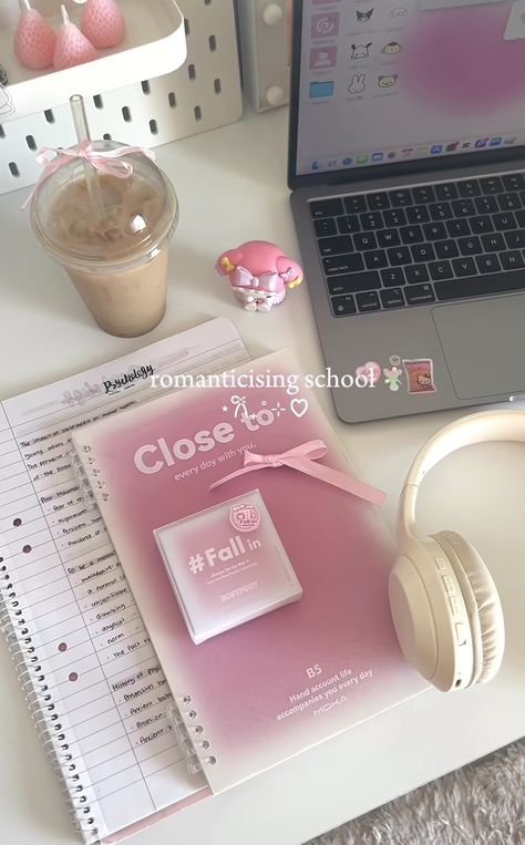 Romanticism school School Motivation Aesthetic Pink, Romanticing School Aesthetic, Romantise School, Romatisicm School Aesthetic, Pink Study Motivation, School Pink Aesthetic, Romanticism School, Wonyoungism School, Girly Vision Board