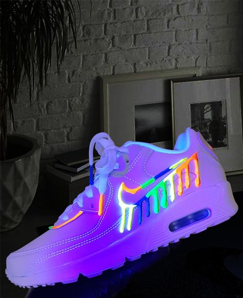 Glow In The Dark Shoes, Neon Nike Shoes, Custom Jordan Shoes, Neon Sneakers, Nike Shoes Women Fashion, Pretty Sneakers, Custom Jordans, Futuristic Shoes, Custom Shoes Diy