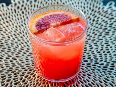 Mixed Drink Recipes, Day Cocktails, Cinnamon Candy, Pretty Cocktails, Liquor Bar, Blood Orange Juice, Seasonal Drinks, Happy Hour Cocktails, Mint Sprig