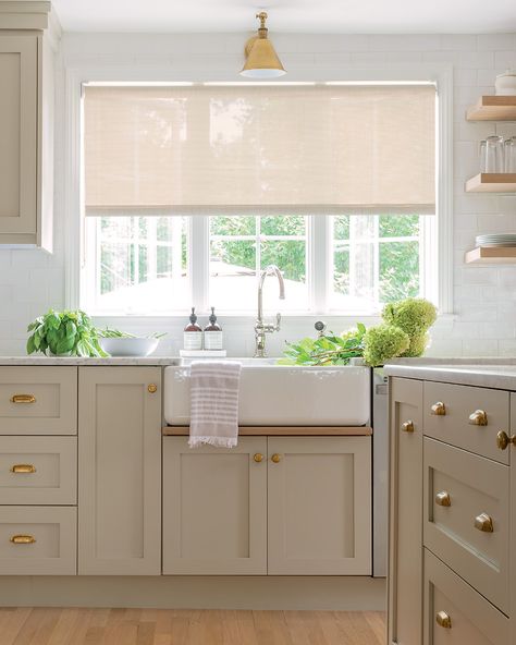 Kitchen Sink Blinds, Kitchen Window Above Sink, Kitchen Sink Window Treatments, Kitchen Windows Above Sink, Window Above Kitchen Sink, Kitchen Blinds Ideas, Window Above Sink, Kitchen With A View, Above Kitchen Sink